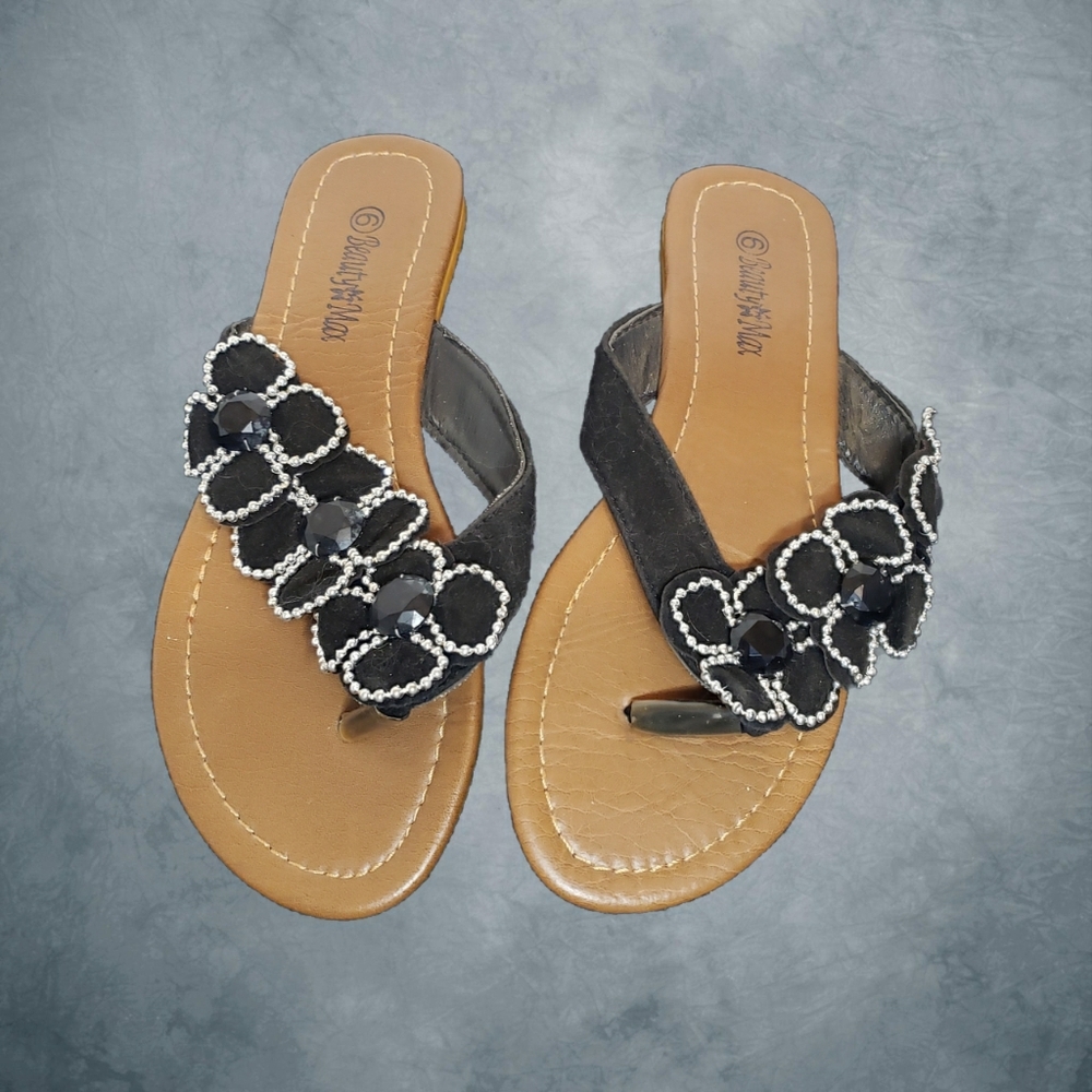 Beauty Max Black Silver Flower Sandals Size 6 Mint Condition